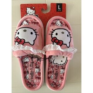 Hello Kitty Women’s Peach/ Light Pink Slippers Size 9-10